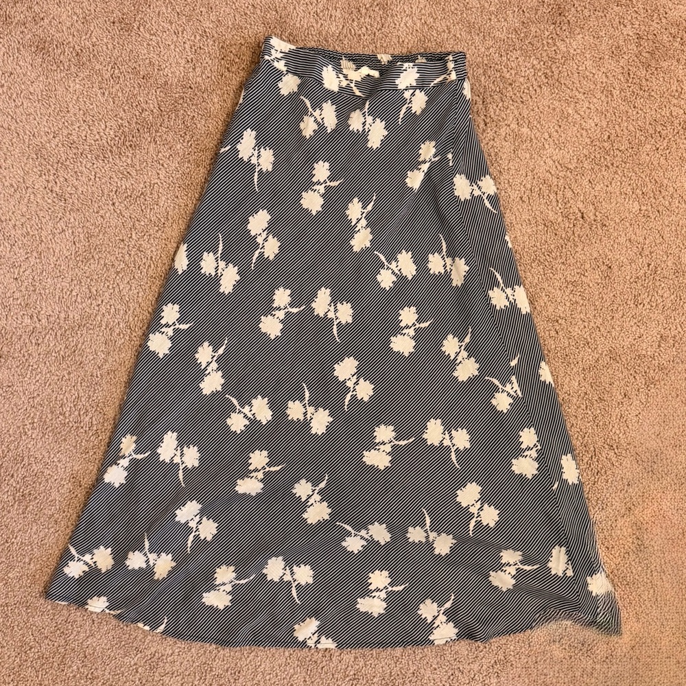Promesa black and White Floral Maxi Skirt - size small